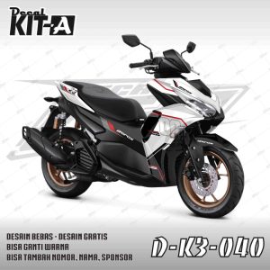 Simple Hitam Putih Lis Merah